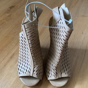 Bamboo Tan Open Toe Booties NWOT